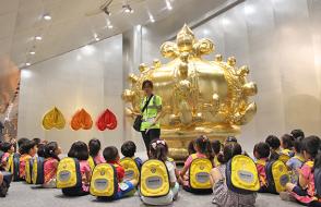 TomatoBilingual Kindergarten Visits the Choi Jeong Hwa Solo Exhibition ON—Aggregation of Spiritual and Matter  